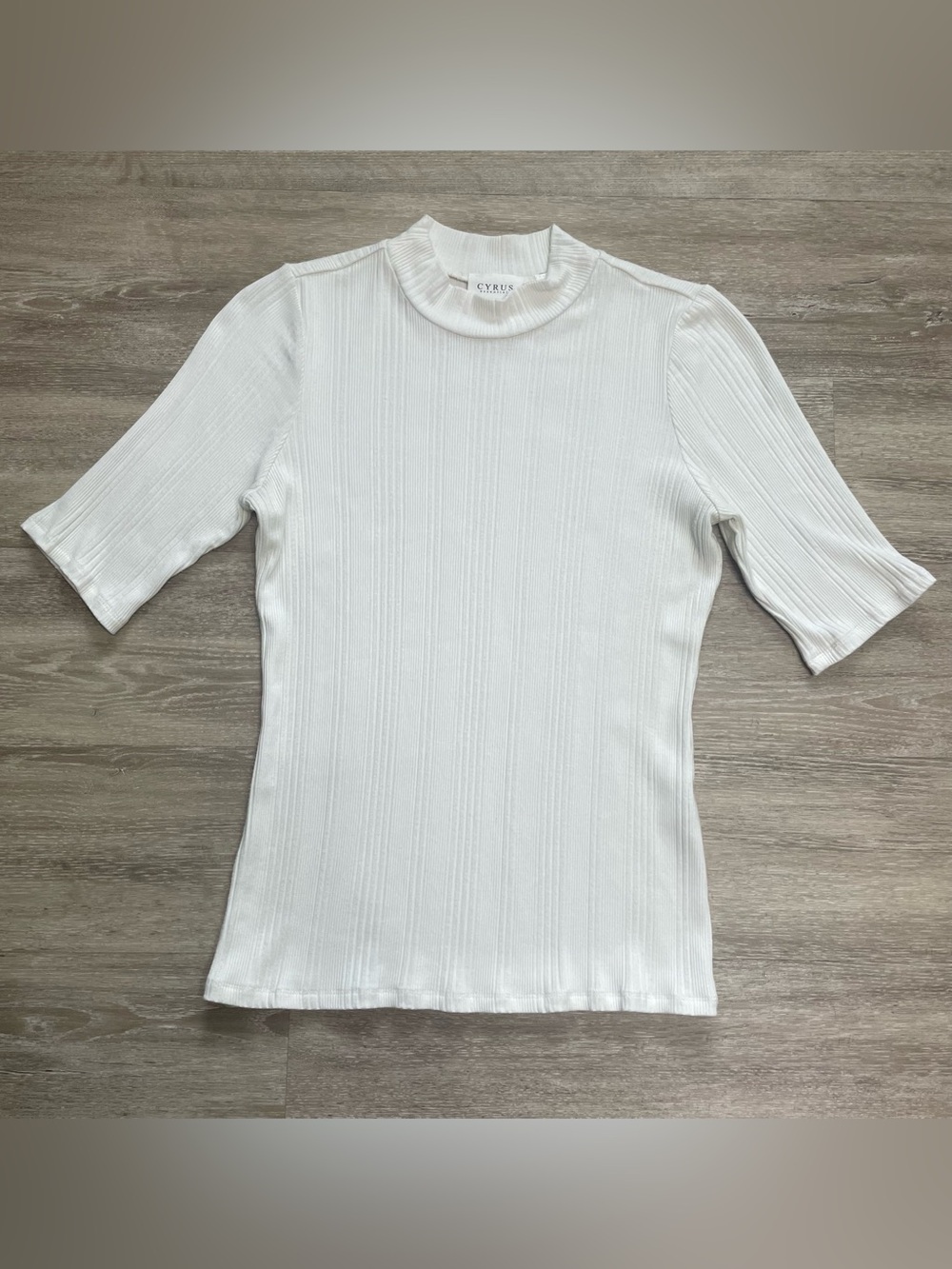 Cyrus Essentials Cream Ribbed Mock Neck Top Stretch Minimalist Short Sleeve Sz S